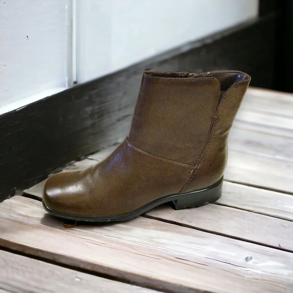 Studio Works Brown Leather Braydon Side Zip Ankle Boots Size 6.5